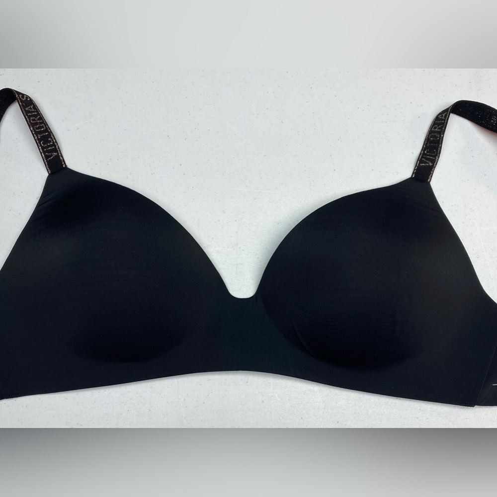 NWOT VS BLK T-shirt Lightly Lined Lightly Lined, 32DDD *P1032
